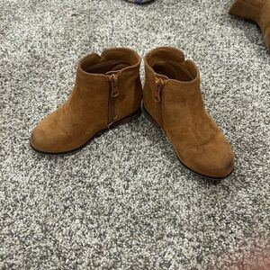 Cat and jack 8T toddler girl 8 brown booties